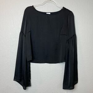 BNWT! MADISON & BERKELEY Black Satin Cropped Blouse Size XS
